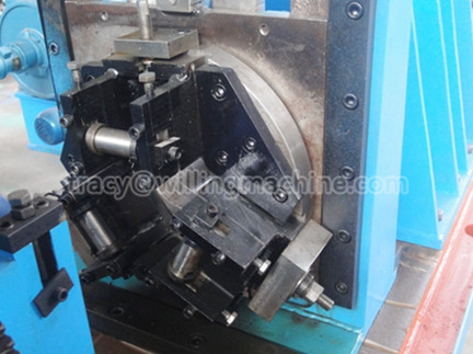 Welded pipe milling machine